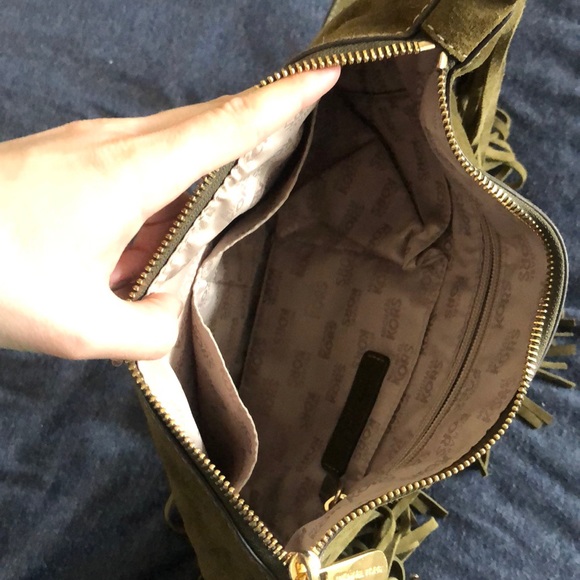 MICHAEL KORS PURSE!!!! - Picture 4 of 4